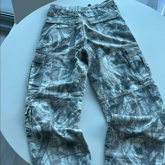 Abercrombie & Fitch Gray Camouflage Cargo Pants
